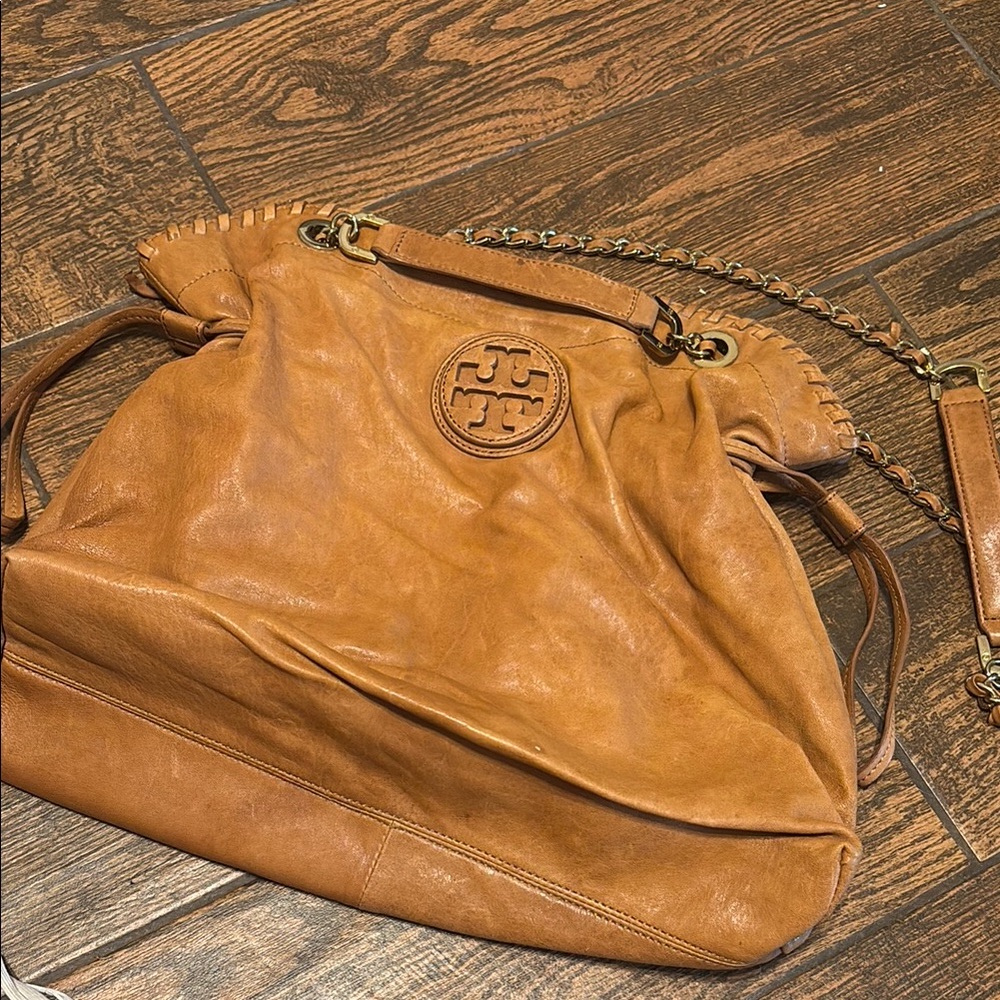 Tory Burch Tan Shoulder Bag with Luxurious Leather Finish